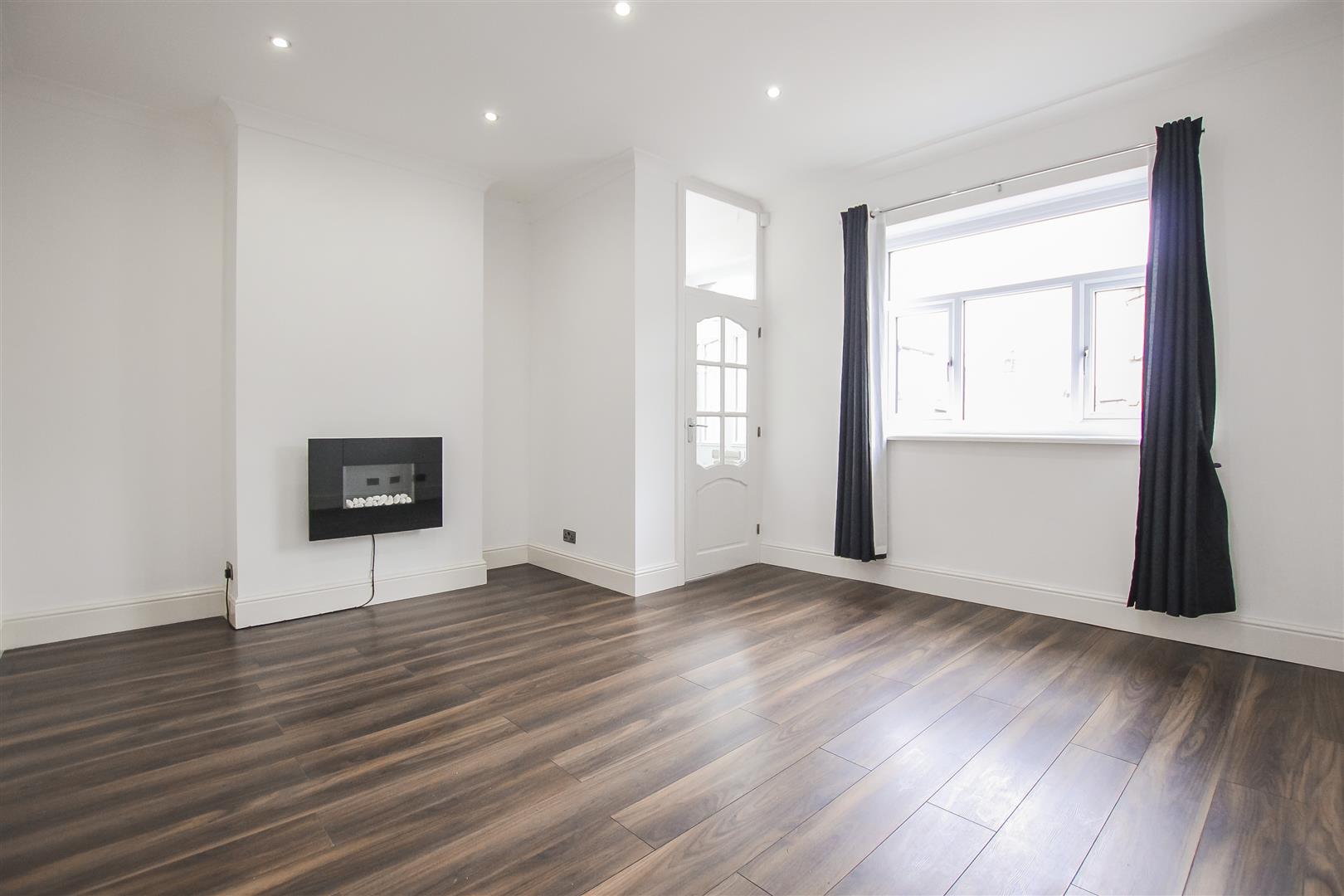 3 Bed End Terrace House For Sale - Main Image